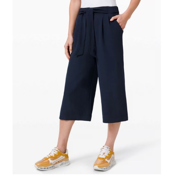 Lululemon Noir Wide Leg Crop Pants Elastic Waist Pull On Office Casual - Picture 1 of 12